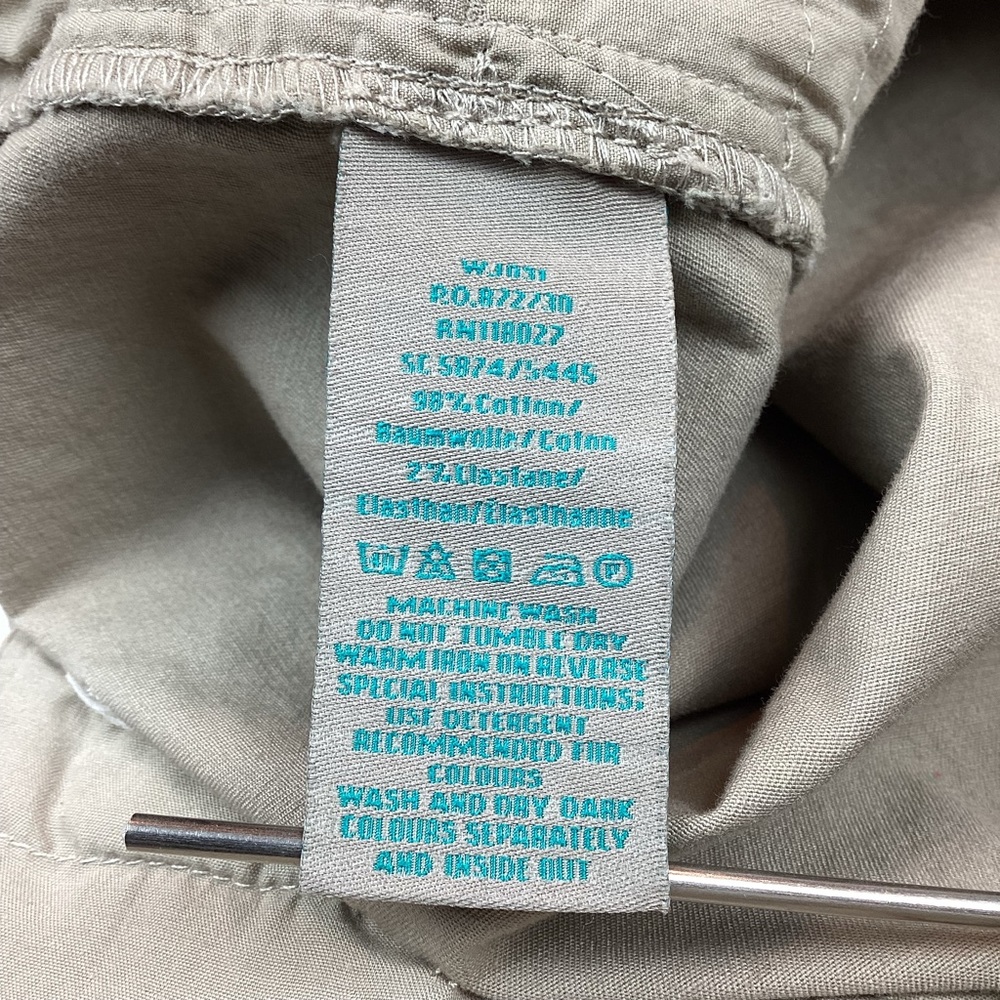 Boden 8” Flat Front Khaki Shorts - Picture 7 of 7